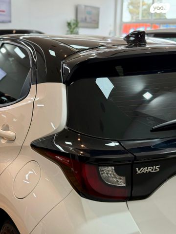 טויוטה יאריס
