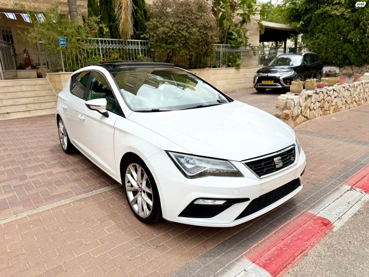 מודעת רכב סיאט לאון