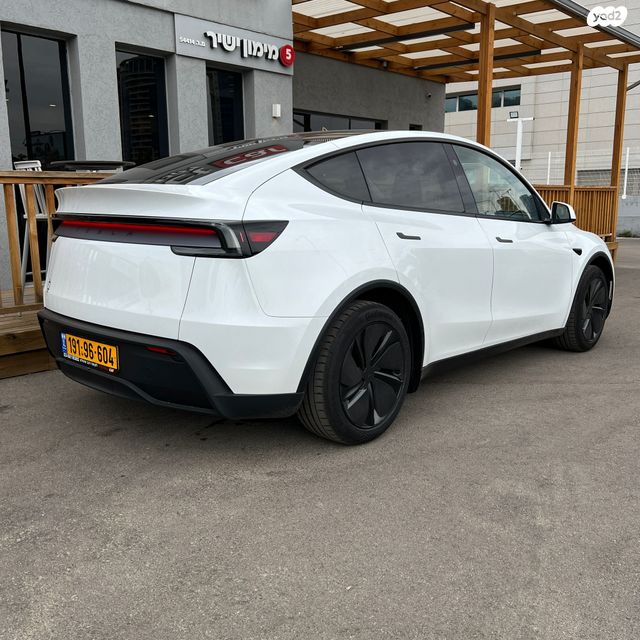 מודעת רכב טסלה מודל Y 2