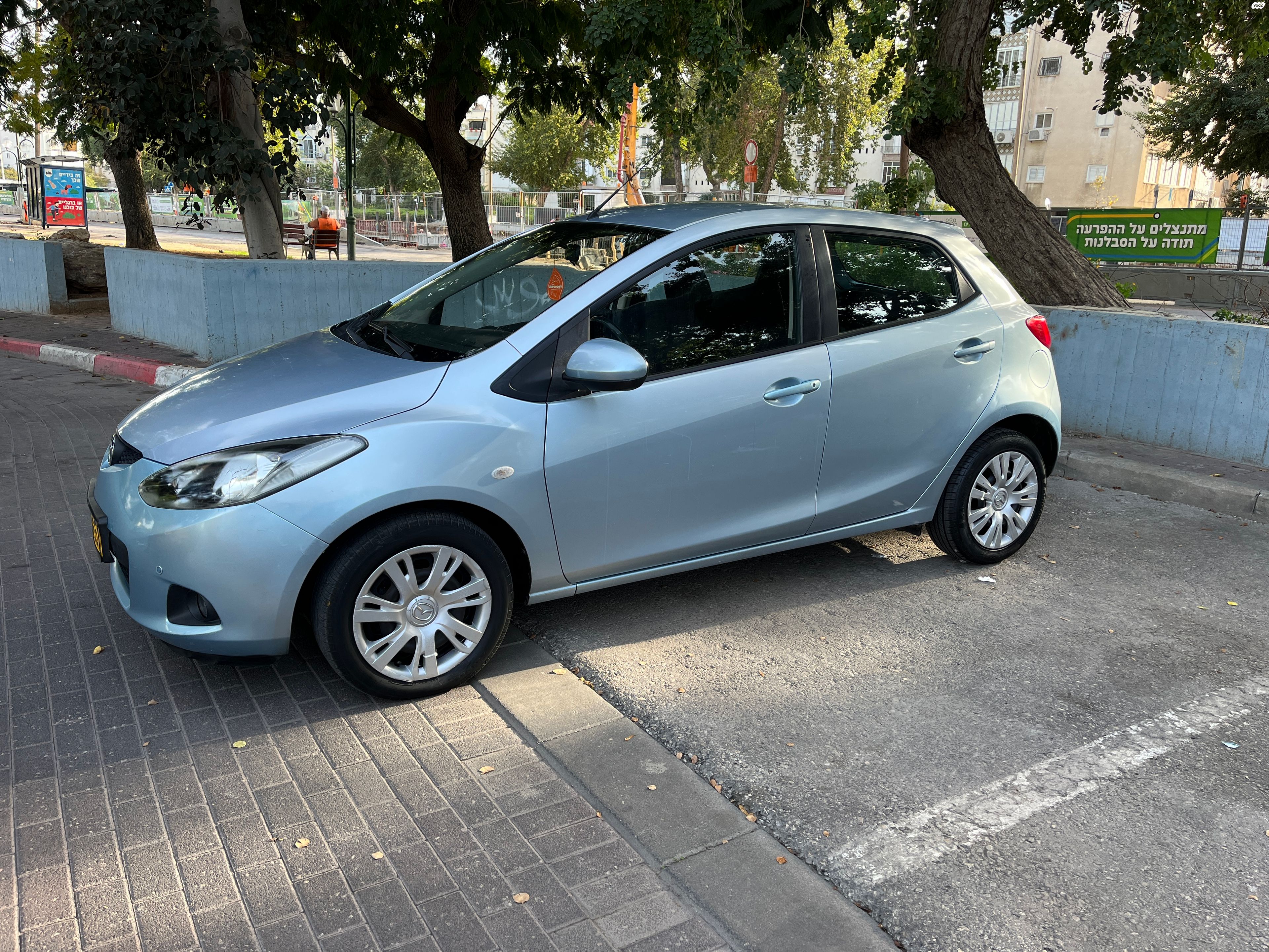 מודעת רכב מאזדה 2