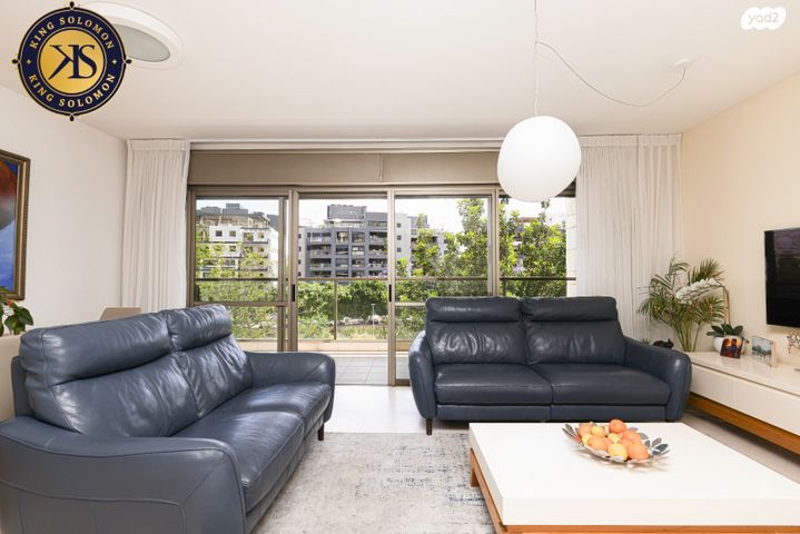 דירה, גנים א', גני תקווה