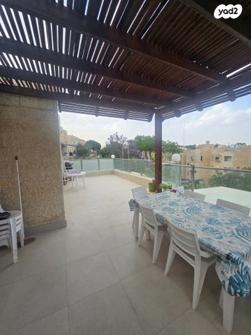 דירה, אדם, ארמון הנציב, תלפיות מזרח, ירושלים