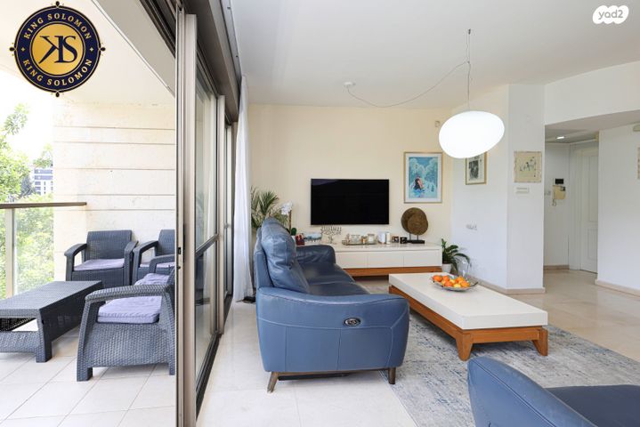 דירה, גנים א', גני תקווה