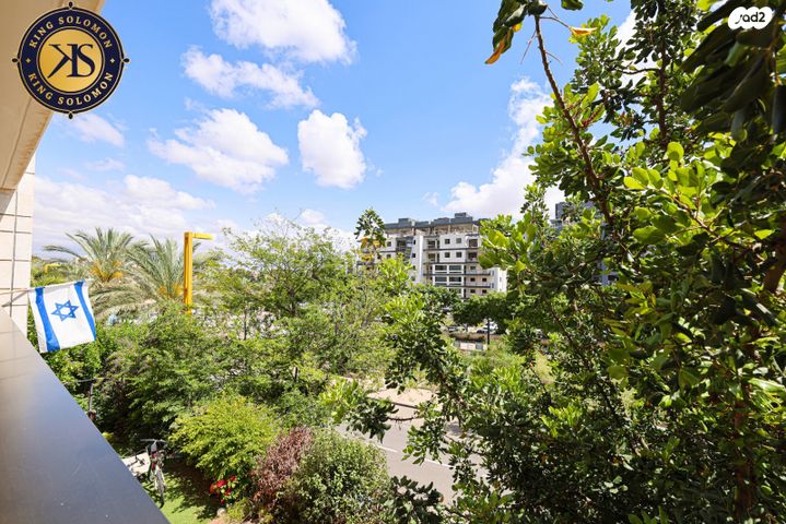 דירה, גנים א', גני תקווה