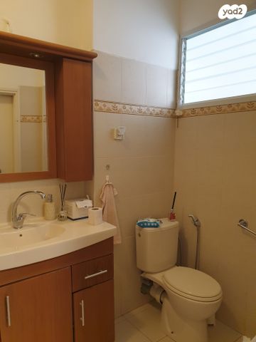 דירה, קריניצי 100, שכונת בן גוריון, מרכז העיר ג', רמת גן