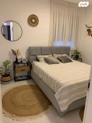 דירת גן, קריניצי 82, שכונת בן גוריון, מרכז העיר ג', רמת גן