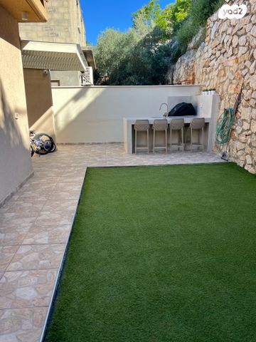 דו משפחתי, שניר, סביונים, מעלות תרשיחא