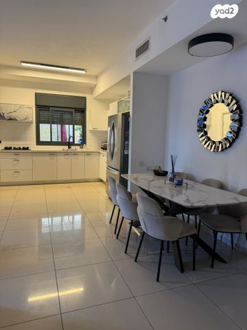 דירת גן, רמה, נווה שרת, תל אביב יפו