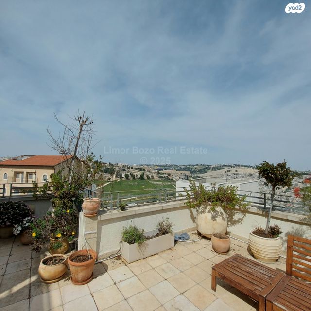 בניין מגורים, גבעת חנניה, אבו תור, ירושלים