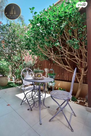 דו משפחתי, גלריה, פרדס חנה כרכור