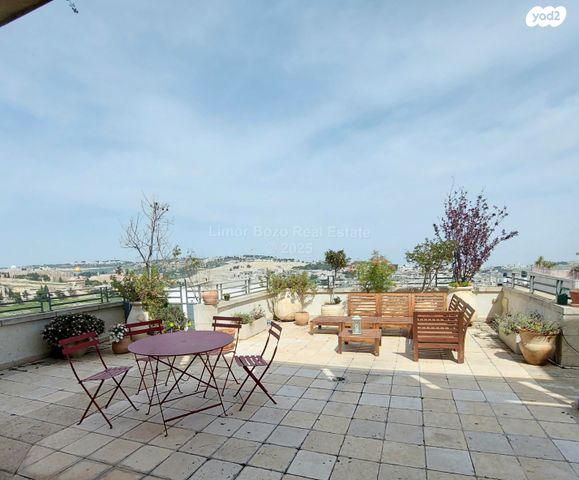 בניין מגורים, גבעת חנניה, אבו תור, ירושלים