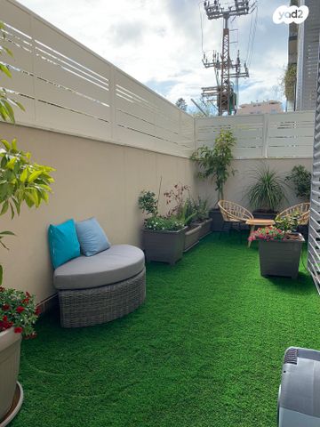 דירת גן, קריניצי 82, שכונת בן גוריון, מרכז העיר ג', רמת גן