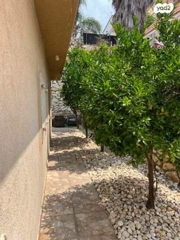 דו משפחתי, שניר, סביונים, מעלות תרשיחא