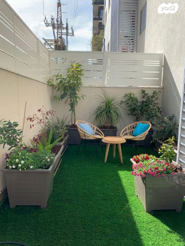 דירת גן, קריניצי 82, שכונת בן גוריון, מרכז העיר ג', רמת גן