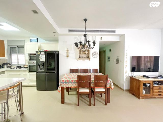 דירה, שדרות האלונים 5, פארק המושבה, באר יעקב