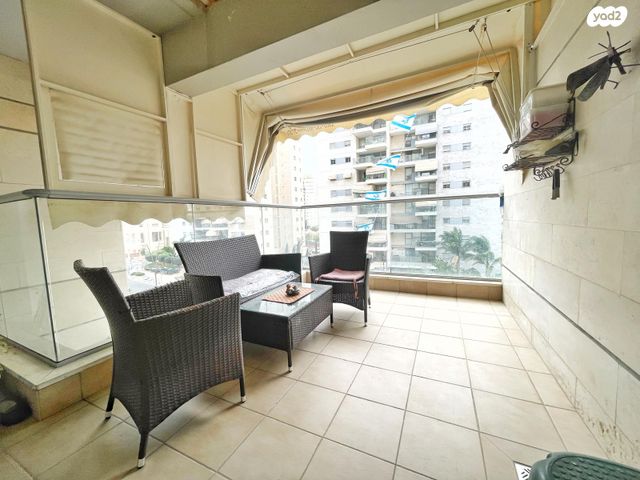 דירה, שדרות האלונים 5, פארק המושבה, באר יעקב