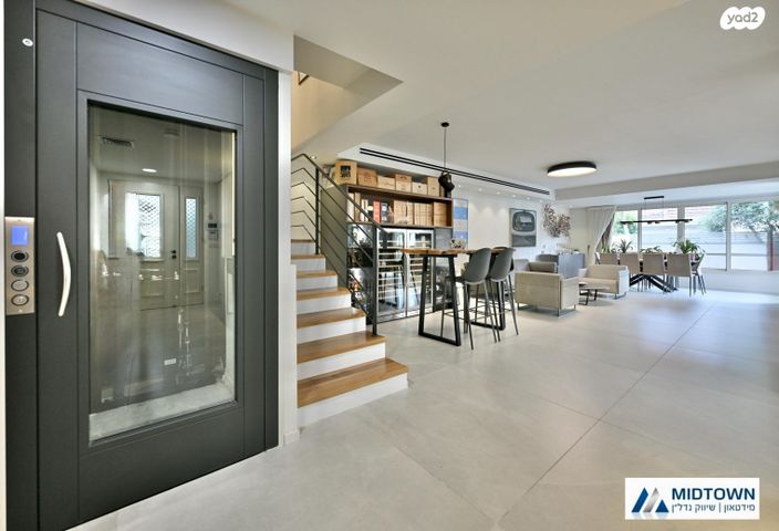 דו משפחתי, כפר סבא