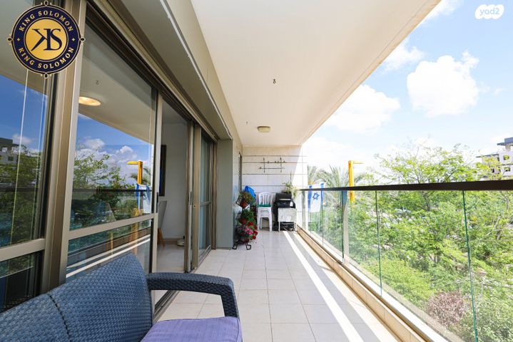 דירה, גנים א', גני תקווה