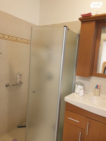 דירה, קריניצי 100, שכונת בן גוריון, מרכז העיר ג', רמת גן