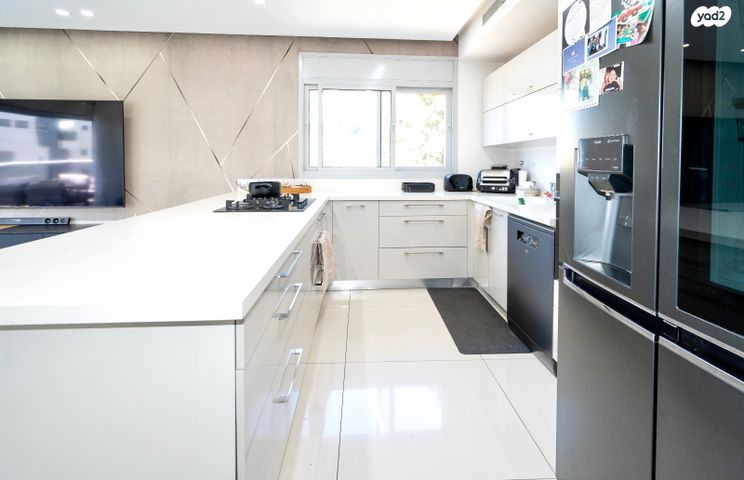 דירה, חובות הלבבות, הרצליה הירוקה, נווה עובד, הרצליה