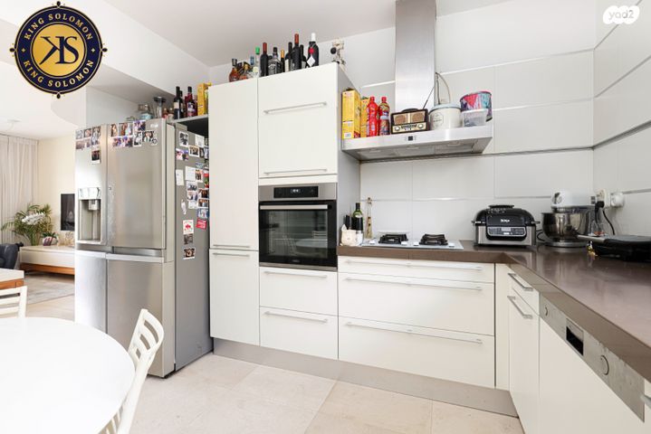 דירה, גנים א', גני תקווה