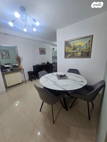 דירה, אדם, ארמון הנציב, תלפיות מזרח, ירושלים