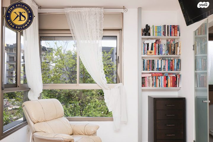 דירה, גנים א', גני תקווה