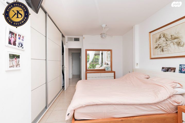 דירה, גנים א', גני תקווה