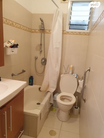 דירה, קריניצי 100, שכונת בן גוריון, מרכז העיר ג', רמת גן