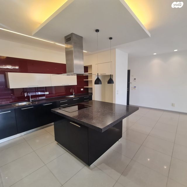 דירת גן, אליהו מני, מקור ברוך, ירושלים