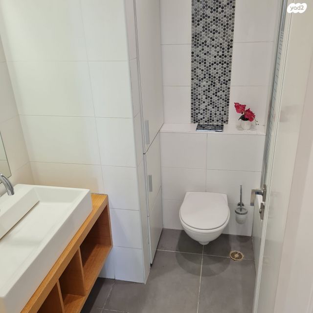 דירת גן, אליהו מני, מקור ברוך, ירושלים