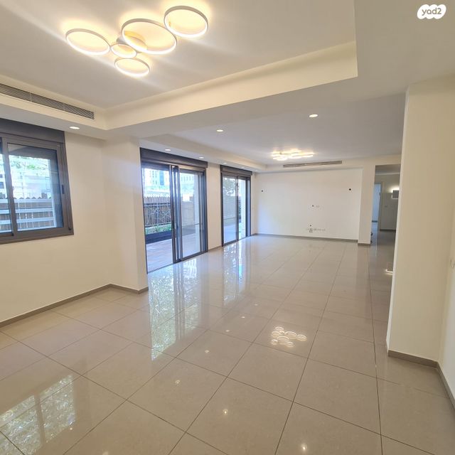 דירת גן, אליהו מני, מקור ברוך, ירושלים