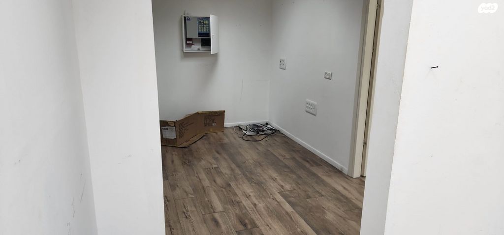 משרדים, אחד העם 9, חדרה