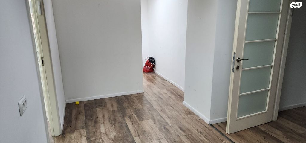 משרדים, אחד העם 9, חדרה