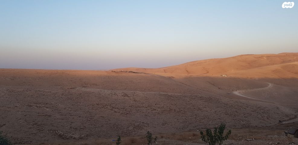 מגרשים, מעלה אדומים