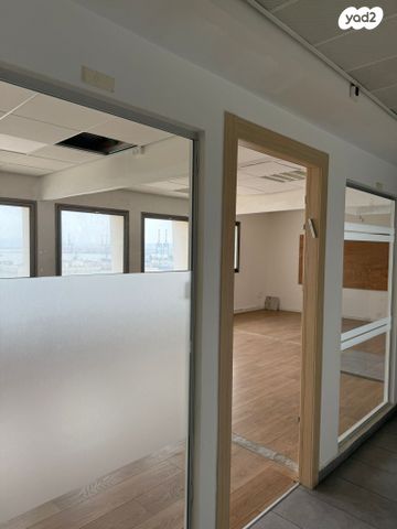 משרדים, דרך יפו, שער פלמר, תחנת רכבת השמונה, חיפה