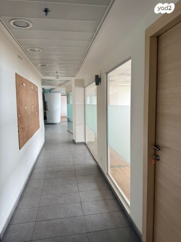 משרדים, דרך יפו, שער פלמר, תחנת רכבת השמונה, חיפה