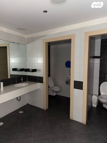 משרדים, דרך יפו, שער פלמר, תחנת רכבת השמונה, חיפה