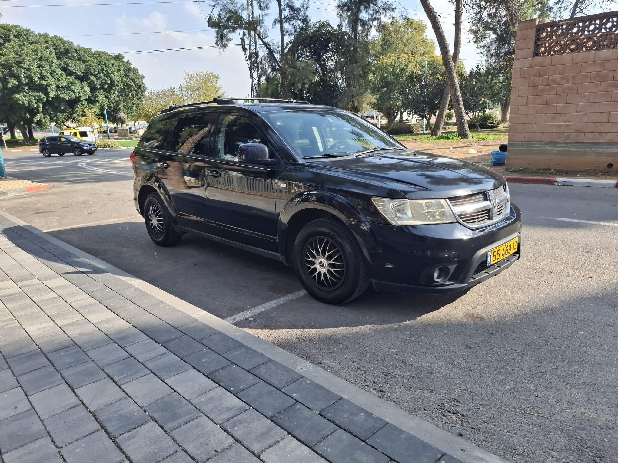 מודעת רכב דודג' ג'רני