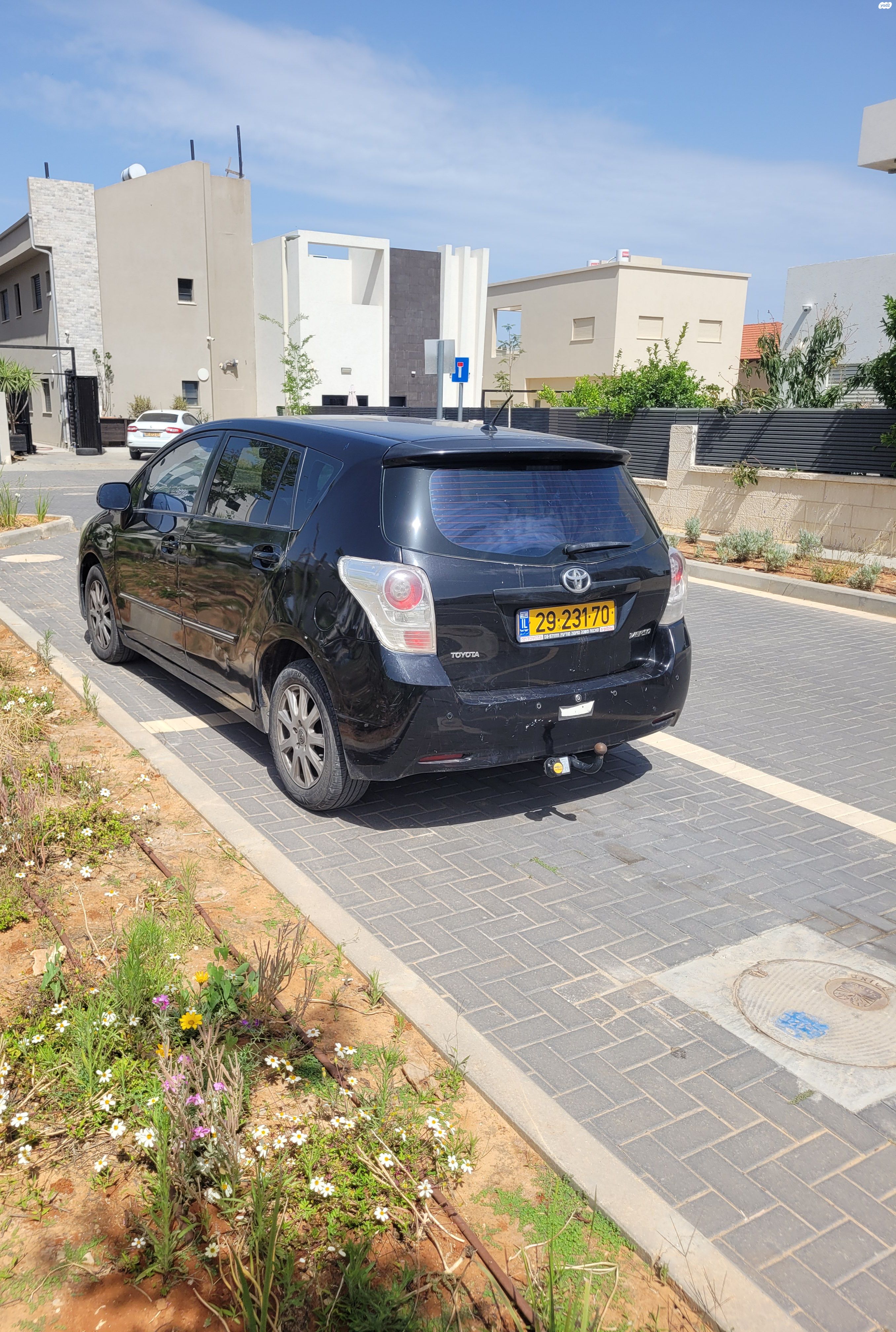מודעת רכב טויוטה ורסו