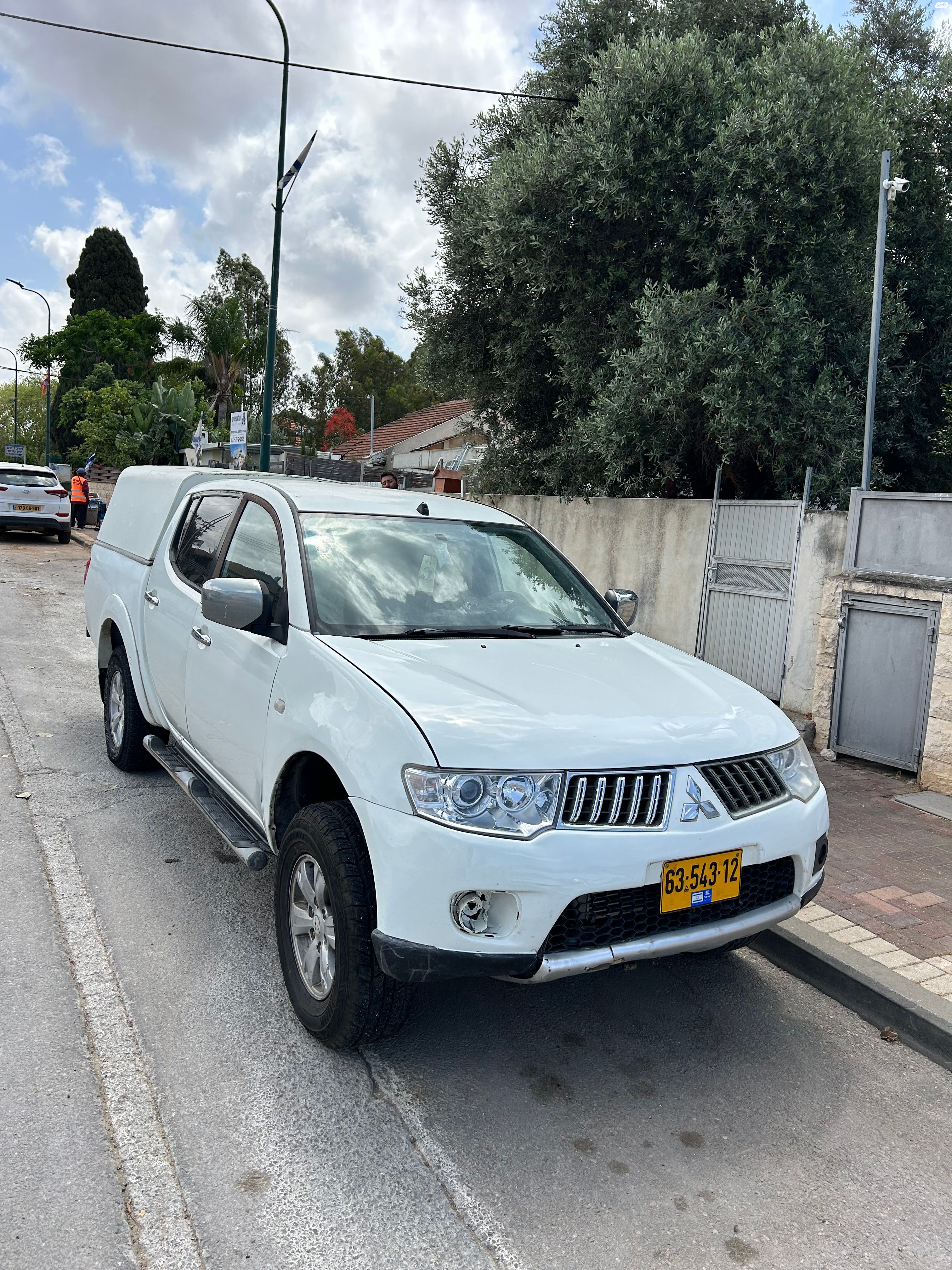 מודעת רכב מיצובישי טרייטון / L200