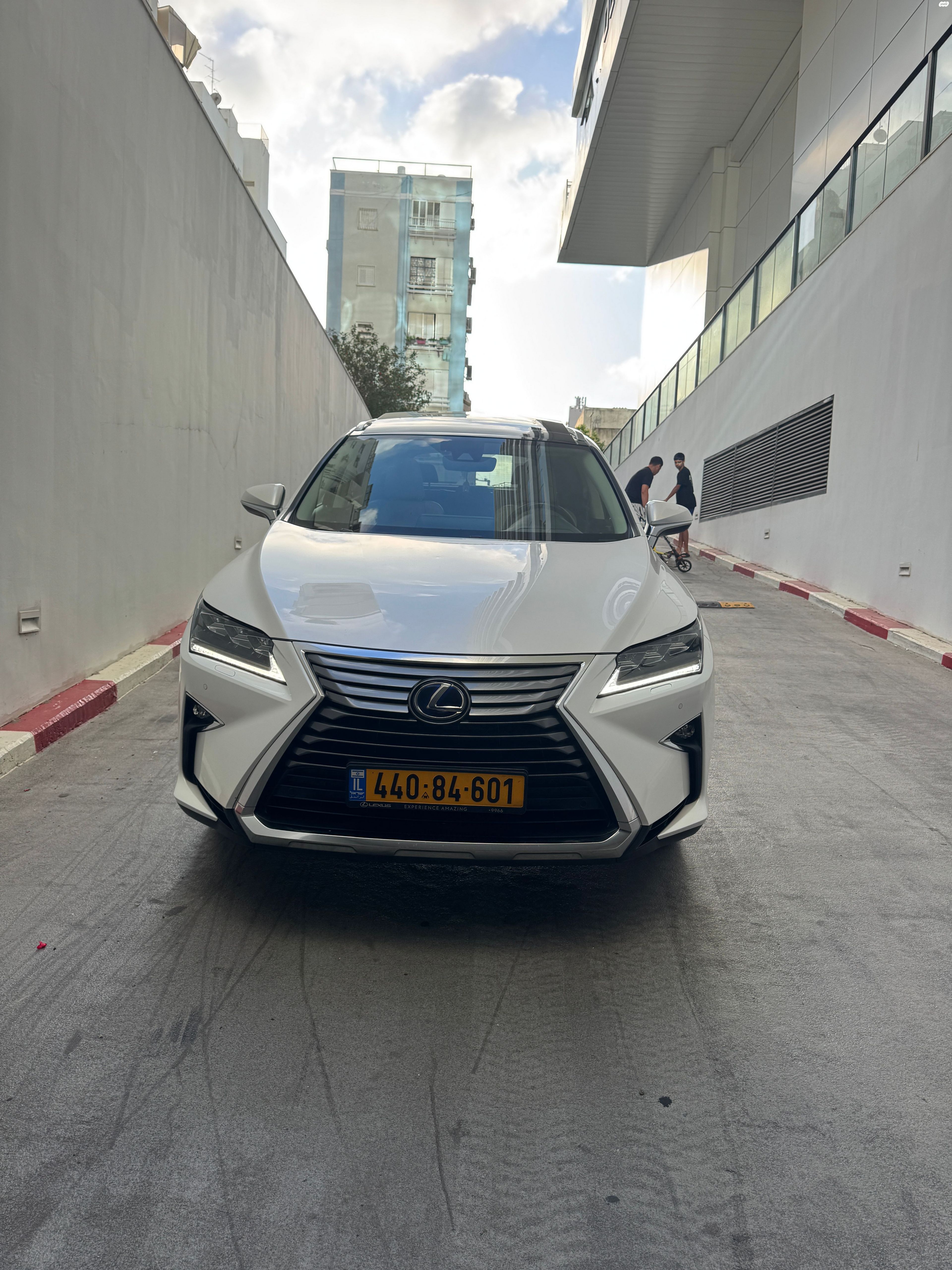 מודעת רכב לקסוס RX