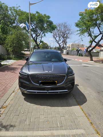 מודעת רכב ג'נסיס GV70