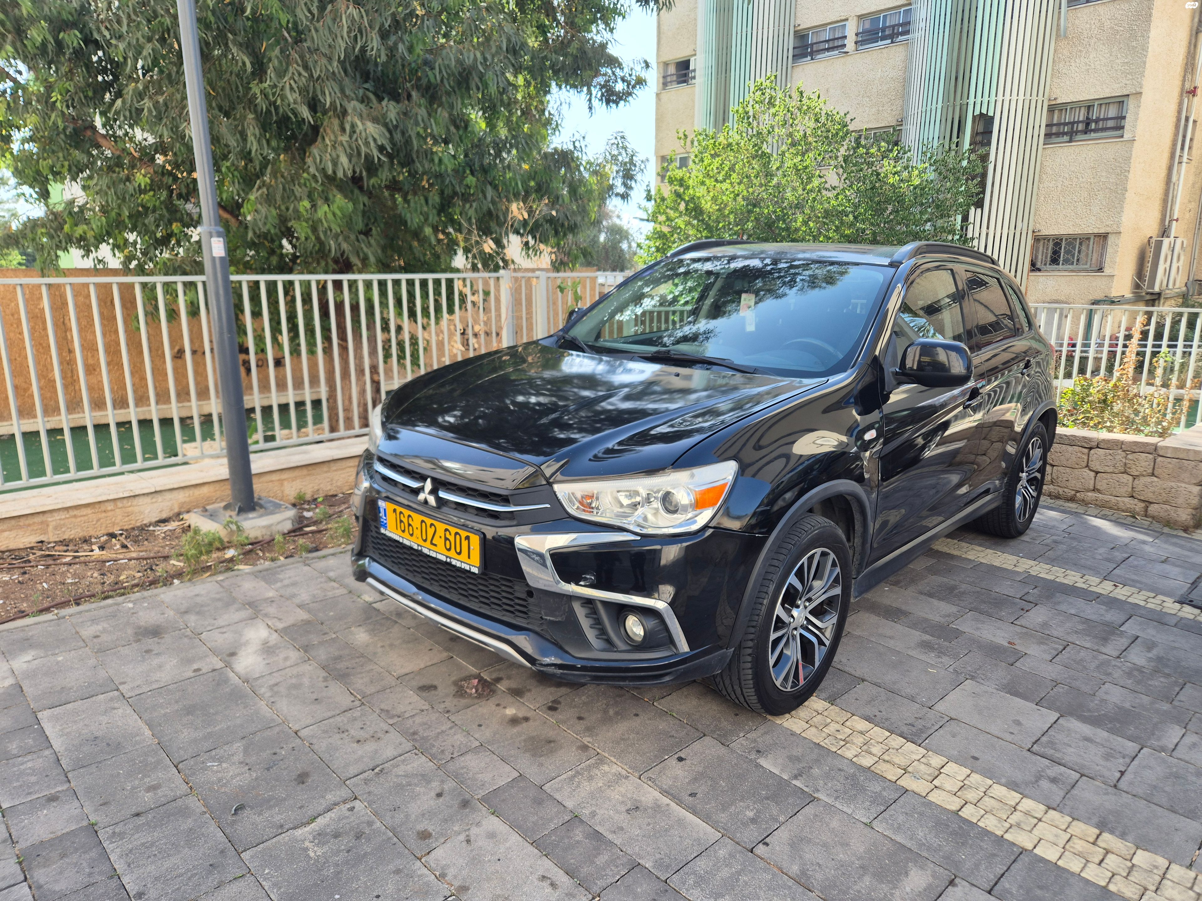 מודעת רכב מיצובישי ASX