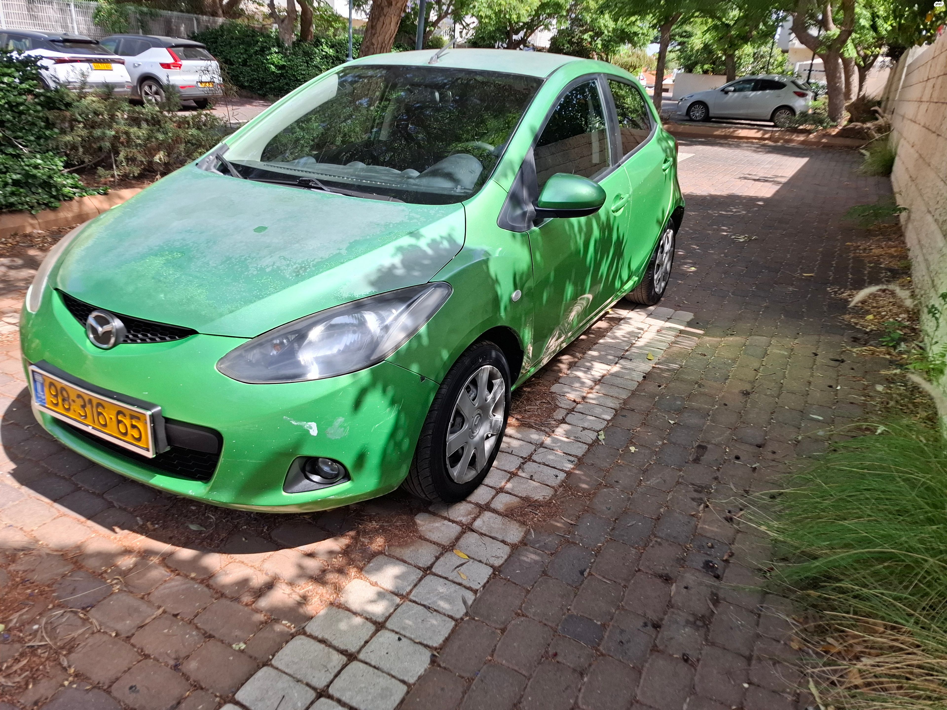 מודעת רכב מאזדה 2