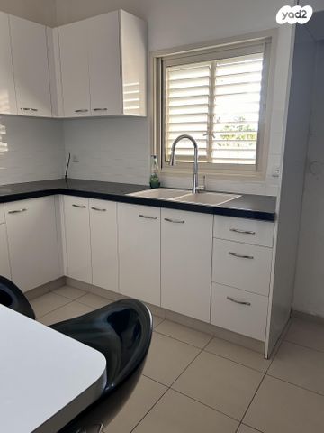 דירה, שדרות העצמאות 47, רמות בן צבי, יבנה