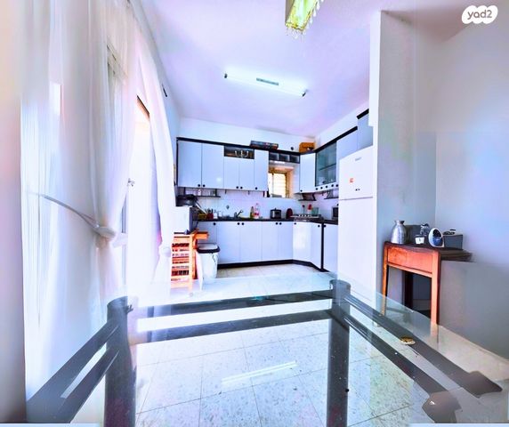 דירת גן, אנטיגונוס, ירושלים