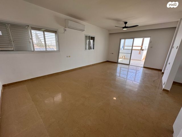 דירה, המלכים, נווה מנחם, באר שבע