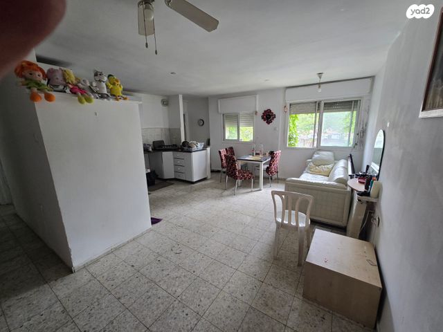 דירה, אבשלום חביב, ארמון הנציב, תלפיות מזרח, ירושלים