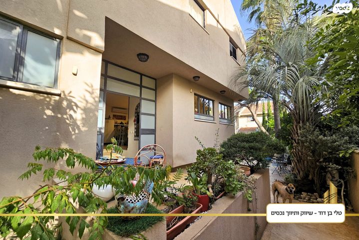 דו משפחתי, חגי, כפר סבא